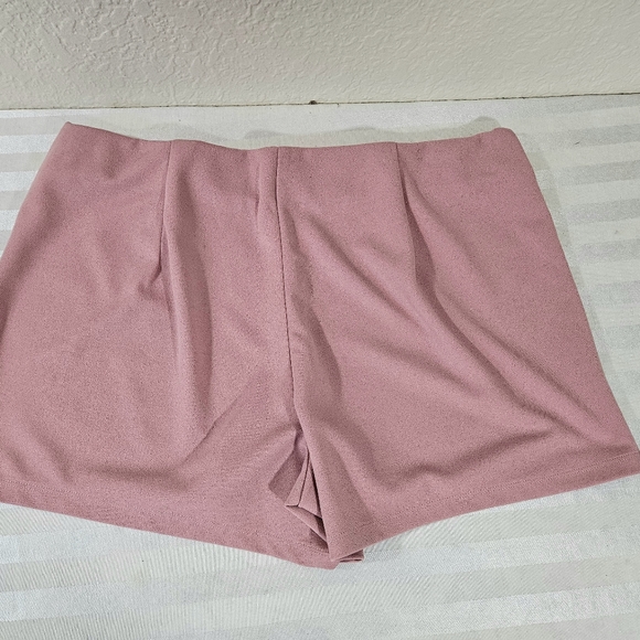 Messini Rose Color Shorts - Picture 5 of 10